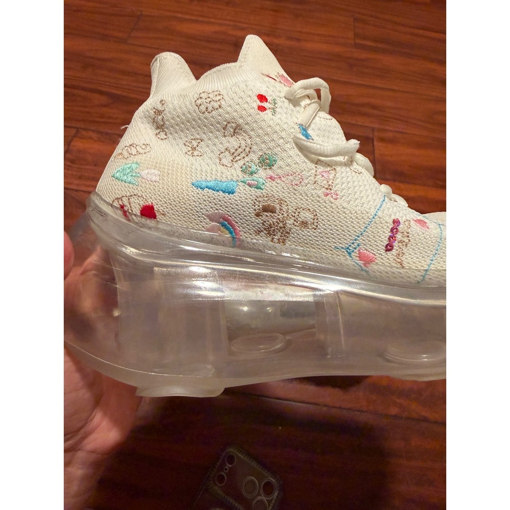 Jenny Fax Hana Embroidery sneakers featuring a white knit upper decorated Sz 8 - Picture 2 of 11